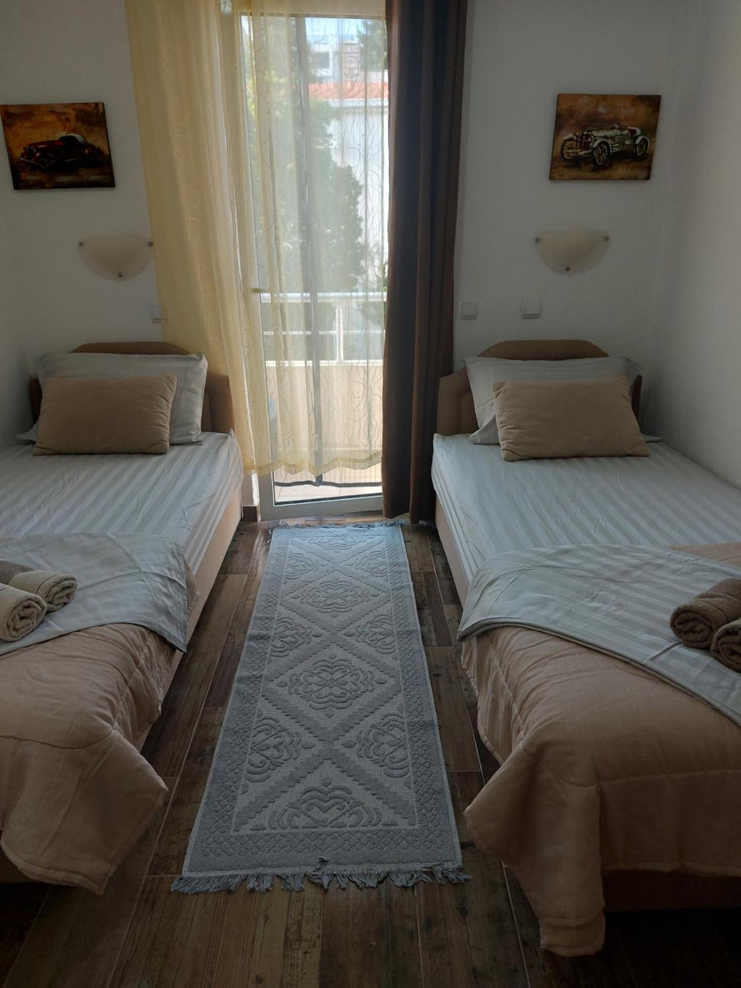 Villa Lyudmila Утеха Екстериор снимка